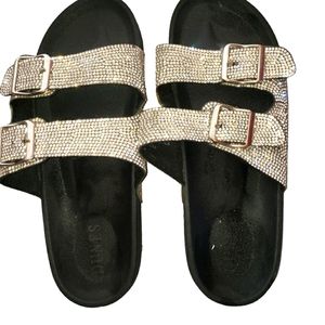 8 Dunes Slip Ons Black/Silver Jewels